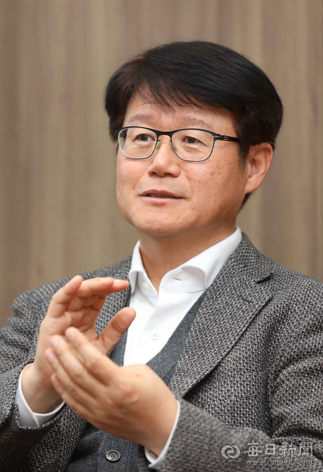 대구 동구 봉무동 2차전지 전극장비업체 씨아이에스(CIS) 본사에서 만난 김동진 대표이사는