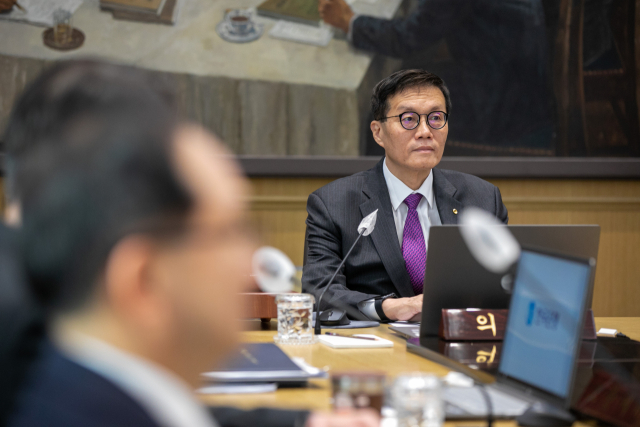 이창용 한국은행 총재가 30일 서울 중구 한국은행에서 열린 금융통화위원회를 주재하고 있다. 연합뉴스