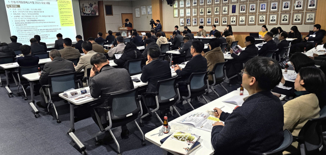 안동국제탈춤페스티벌2023에 대한 평가와 발전방향에 대한 발표회가 마련됐다. 이 자리에서 축제를 보기 위해 안동을 찾았다는 응답이 80%를 차지해 축제가 관광객 유입에 한 몫했다는 평가다. 엄재진 기자