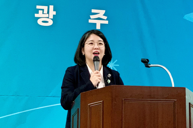 기본소득당 용혜인 대표가 2일 오후 광주 김대중컨벤션센터에서 2023 의정보고회를 하고 있다. 용 대표는 이날 광주를 시작으로 전국 23개 시·군을 돌며 의정보고를 할 계획이다. 연합뉴스
