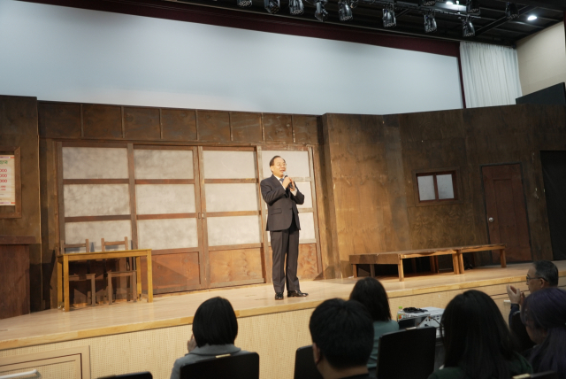 하윤수 부산시교육감이 5일 오전 부산교육연구정보원 대강당에서 진행되는 마약류 예방 뮤지컬 