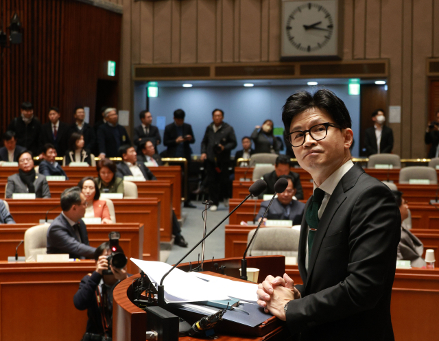 한동훈 법무부 장관이 6일 국회 예결위회의장에서 열린 국민의힘 정책의원총회에서