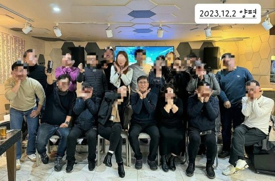 지난 2일부터 이틀간 일부 지지자들은 경기 양평군에 위치한 한 펜션에서 안희정 전 충남도지사와 만남을 가졌다. 페이스북 그룹 