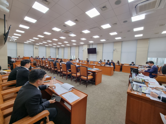 7일 국회 행정안전위원회 법안심사제1소위원회가 열리고 있다. 이날 소위는 울릉도·흑산도 등 국토 외곽 먼섬 지원 특별법을 처리했다. 김병욱 국민의힘 의원실(포항남·울릉) 제공