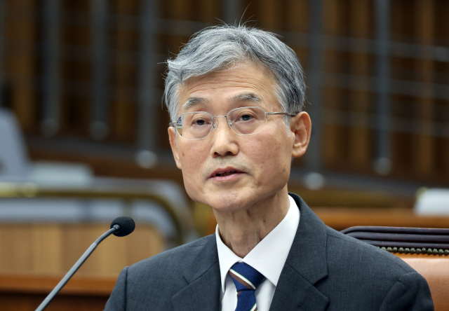 조희대 대법원장 후보자가 6일 국회에서 열린 인사청문회에서 답변하고 있다. 연합뉴스