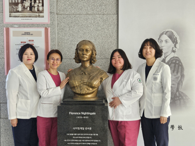 경북 포항대 간호학과 교수와 재학생들이 소아암 환자를 위해 수년간 기른 머리카락을 기부해 화제다. 포항대 제공