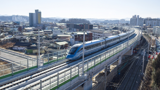 KTX-이음 열차가 오는 29일부터 영주에서 청량리 역을 거쳐 서울역까지 달린다. 영주시 제공