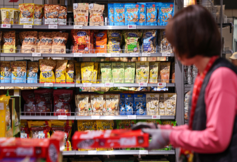 정부, 치킨 '조리 전 중량' 표시 의무화 한다