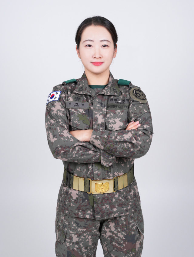 2017년 경북전문대를 졸업한 신지원 육군 중사. 경북전문대 제공