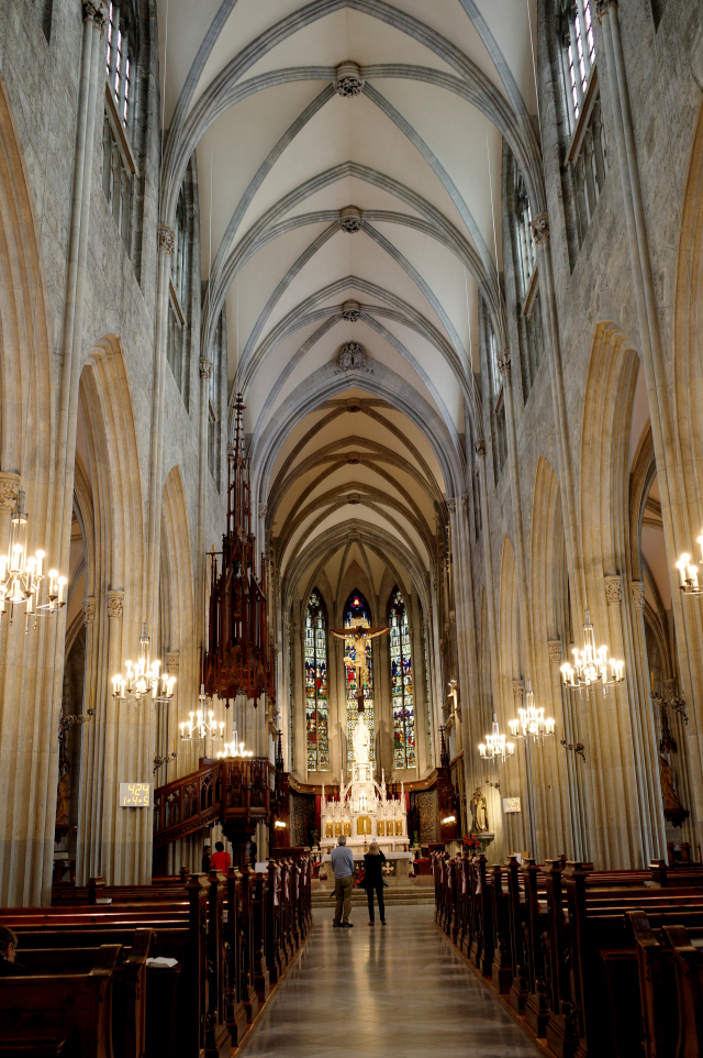 애드몬트 수도원 교회는 오스트리아 최초의 신고딕 양식이다.