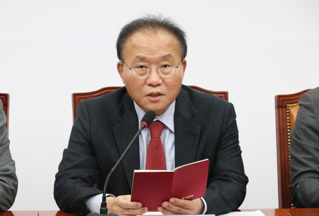 국민의힘 윤재옥 당 대표 권한대행이 21일 국회에서 열린 최고위원회의에서 발언하고 있다. 연합뉴스