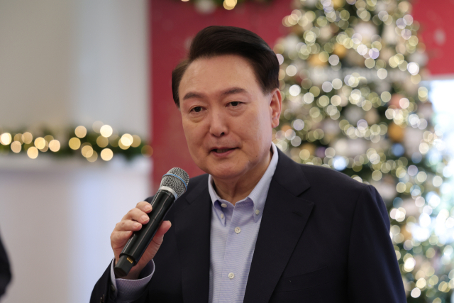 윤석열 대통령이 22일 서울 용산 대통령실 파인그라스에서 열린 