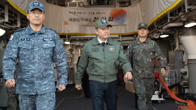 26일 천안함 대비태세 점검한 신원식 국방부 장관. 국방부 제공