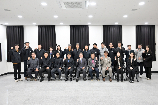 대구 군위군은 상수도 업무가 내년 1월 대구시 이관을 앞두고 맑은물사업소 직원들과 고별간담회를 열었다. 군위군 제공