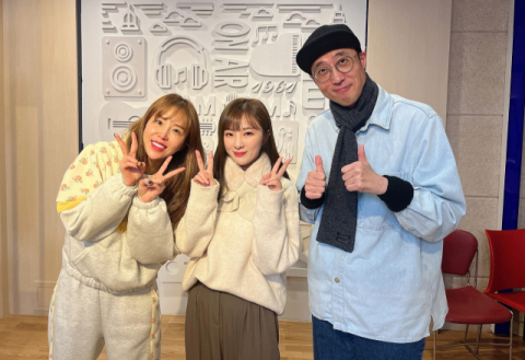 가수 문초희, MBC 라디오 ‘이윤석, 신지의 싱글벙글쇼-익명가왕’에 출연
