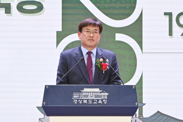 최규태 경북교육청 행정국장이 지난 28일 열린 이임식에서 34년 공직생활의 소감에 대해 이야기 하고 있다. 김영진 기자