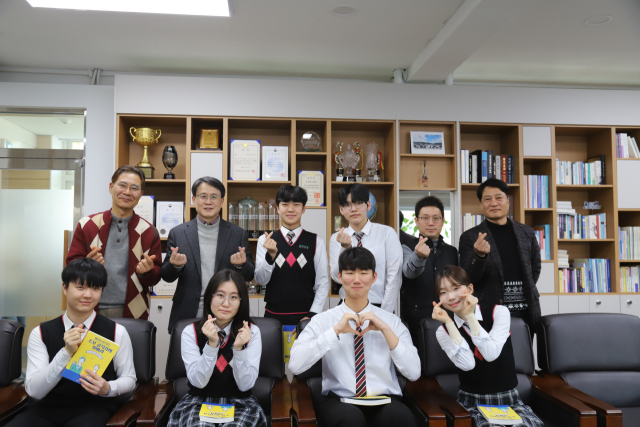경북공업고등학교에서 지난해 지방직·국가직 등 공무원 합격자 9명이 탄생했다. 대구시교육청 제공