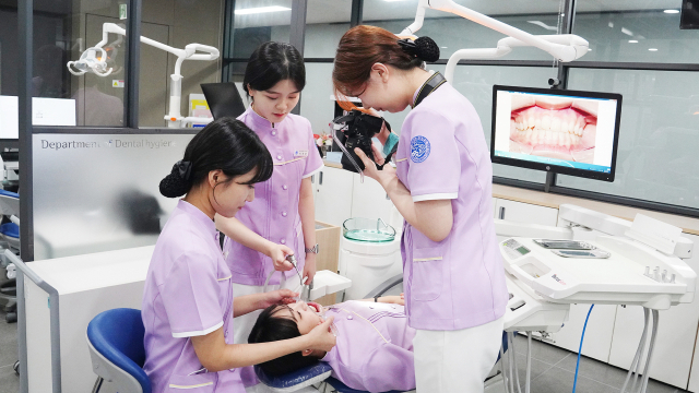 영남이공대(총장 이재용) 치위생과가 한국보건의료인국가시험원에서 시행한