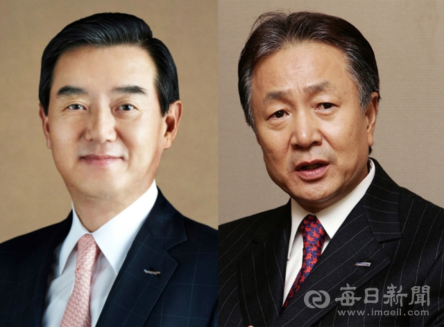 (좌)김윤 삼양그룹 회장, 박문덕 하이트진로 회장.