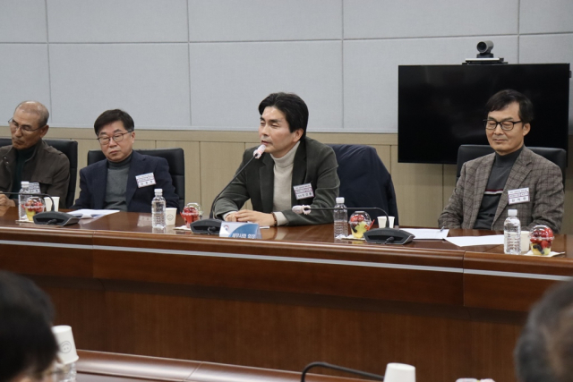 경북 구미지역세무사회는 부가가치세 확정 신고 기간을 맞아 구미세무서에서 세정간담회를 열었다. 구미지역세무사회 제공