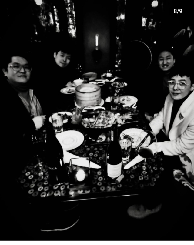 지드래곤이 미국 라스베이거스 현지에서 정기선 부회장, 신유열 전무와 만남을 가졌다. 지드래곤 인스타그램