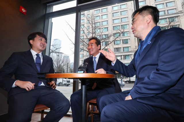 더불어민주당을 탈당한 이낙연 전 대표(가운데)와 국민의힘에서 탈당한 이준석 개혁신당(가칭) 정강정책위원장(왼쪽), 비명(비이재명계)계 탈당 그룹인 