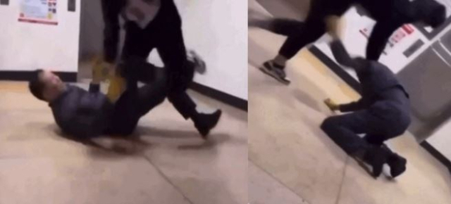 10대로 보이는 남성이 경비원으로 보이는 노인을 무차별 폭행하고 있다. 온라인커뮤니티 캡처