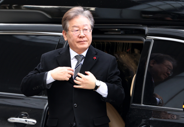 더불어민주당 이재명 대표가 지난해 12월 19일 오전 서초구 서울중앙지법에서 열린 