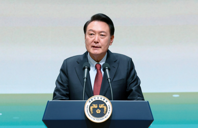 윤석열 대통령이 17일 서울 중구 대한상공회의소에서 열린 2024년 교육계 신년교례회에서 인사말을 하고 있다. 연합뉴스