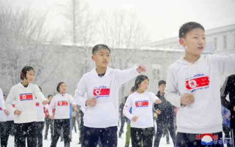 [뉴스In] 북한도 저출산에 신음 '1.38명'…남북한 모두 출산율 심각