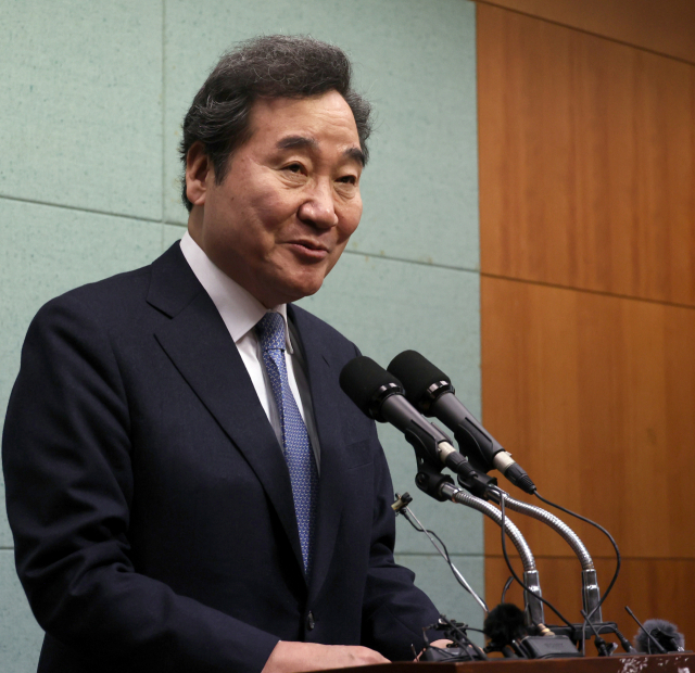 이낙연 새로운미래 인재영입위원장이 21일 전북도의회에서 기자회견을 하고 있다. 연합뉴스