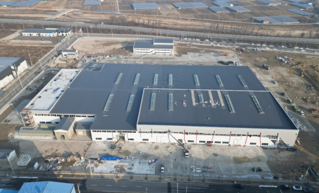 경북 김천1일반산업단지(3단계)에 위치한 ㈜우진산전이 김천에 첫 전기버스 전용 생산 스마트 공장을 구축해 오는 3월부터 본격 가동에 나선다. 사진은 우진산전 김천공장 전경. 김천시 제공