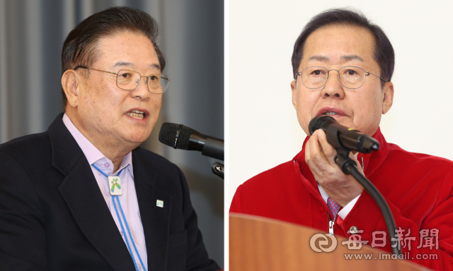 홍준표(오른쪽) 대구시장과 우동기 지방시대위원장이 29일 오후 대구 북구 대구시청 산격청사에서 열린 