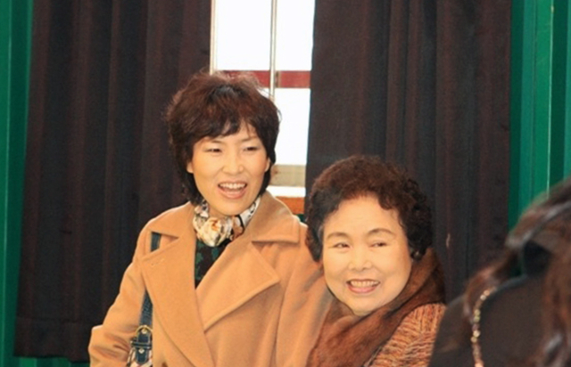 평소 친딸 이상으로 정겨웠던 아내(왼쪽)와 어머니(오른쪽) 고 최순금 여사