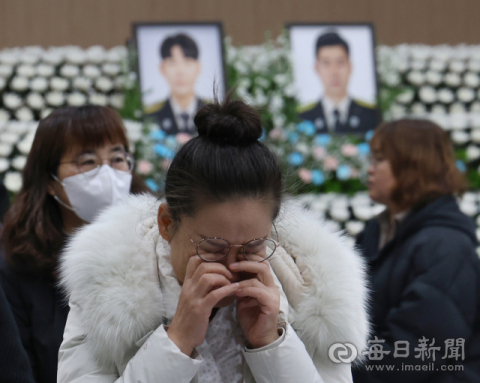 슬픔 가득찬 순직 소방관 빈소…