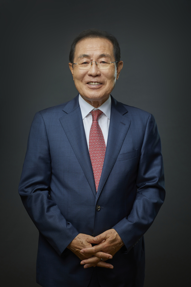 윤동한 한국콜마 회장