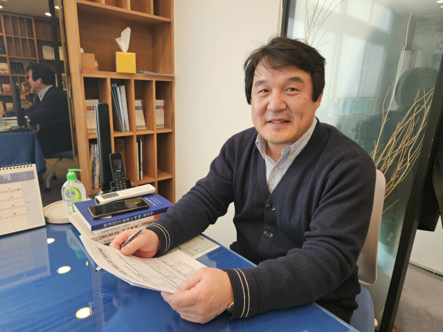 매일신문 취재진과 인터뷰를 나누고 있는 곽광환 대구중앙고 교장. 윤정훈 기자