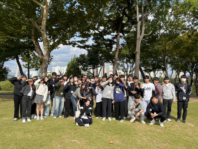 지난해 10월 진행된 대구중앙고 가을 올레길 걷기 행사 사진. 중앙고 제공