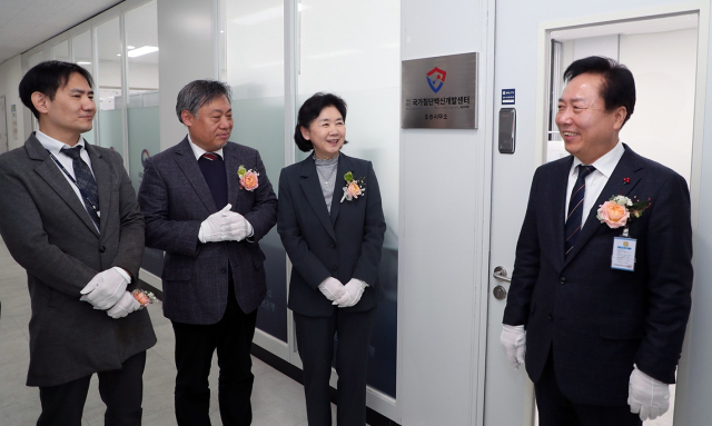 권기창 안동시장은 6일 지영미 질병관리청장을 만나 2027년까지 안동에 들어설 