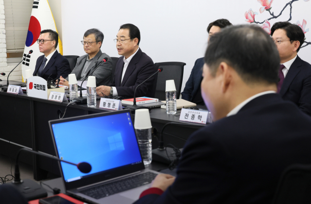 국민의힘 정영환 공천관리위원장이 6일 서울 여의도 당사에서 열린 공천관리위원회 4차 회의에서 발언하고 있다. 연합뉴스