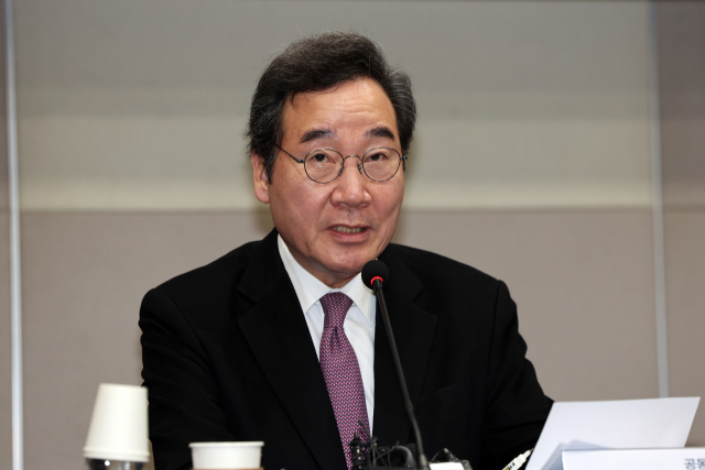 새로운미래 이낙연 공동대표가 7일 오전 광주 서구 치평동 김대중컨벤션센터에서 현장책임위원회의 모두발언을 하고 있다. 연합뉴스
