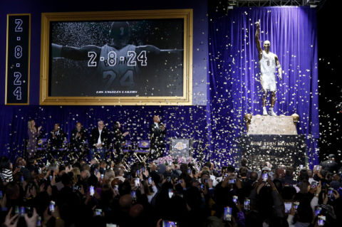 LA 레이커스, 홈구장에 NBA 전설 코비 브라이언트 동상 세워