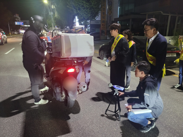 경북 구미시는 교통문화 개선을 위해 이륜차 폭주 야간 집중단속 등 교통안전단속을 실시했다. 구미시 제공