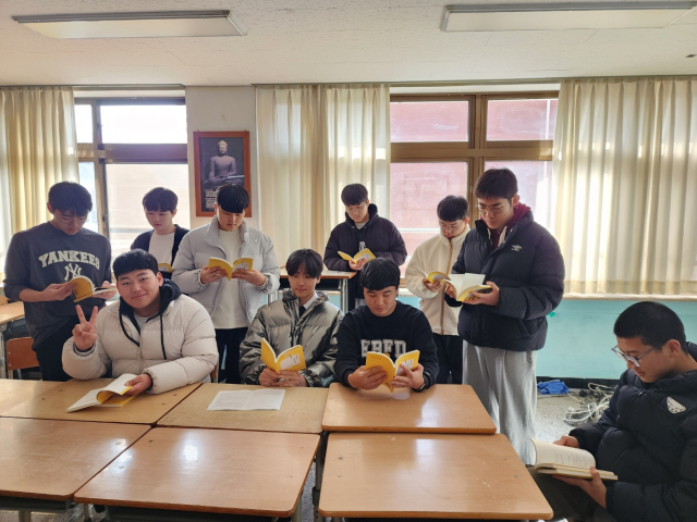 시 창작집 