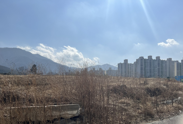 대구 달서구 상인동 송현주공3단지재건축정비사업이 시공사와의 공사비 갈등으로 1년 가까이 착공이 지연되고 있다. 구민수 기자