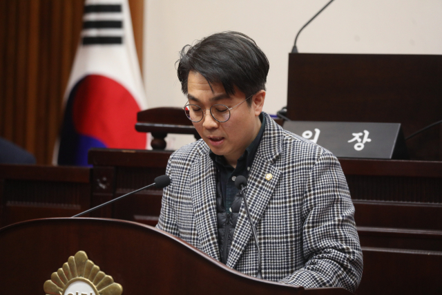 14일 열린 제301회 달서구의회 임시회 제1차 본회의에서 서민우 의원이 신상발언을 하고 있다. 대구 달서구의회 제공