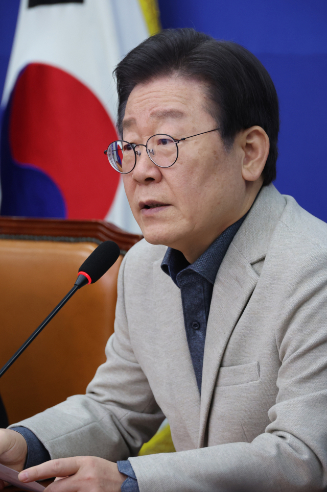 더불어민주당 이재명 대표가 16일 국회에서 최고위원회의를 하고 있다. 연합뉴스