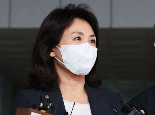 더불어민주당 이재명 대표의 부인 김혜경씨가 2022년 8월 23일 오후 경기도 수원시 경기남부경찰청에서 