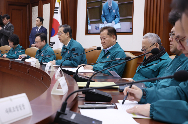 한덕수 국무총리가 23일 오전 서울 종로구 정부서울청사에서 열린 의사 집단행동 중앙재난안전대책본부 회의에서 전공의들의 업무 복귀 관련 발언을 하고 있다. 연합뉴스
