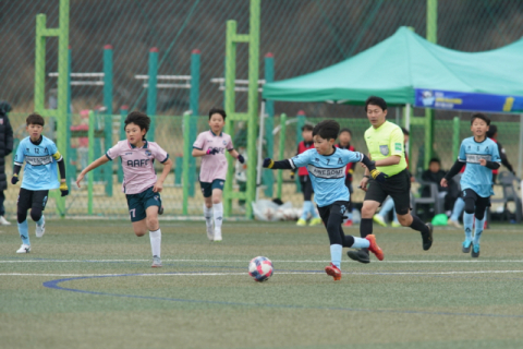 [포토뉴스]상주컵 유소년 축구 페스티벌 개막, 열띤 장면 모음